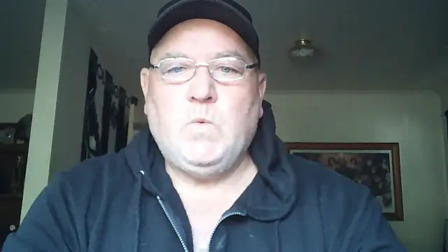 Snapshot of HOTANAL chatting on 10-23-25, 10:30 HOTANAL online show from 10-23-25, 10:30