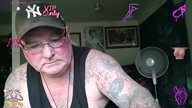 Snapshot of HOTANAL chatting on 06-22-26, 02:17 HOTANAL online show from 06-22-26, 02:17