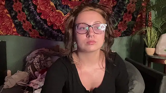 Snapshot of sweetandwet_daddy chatting on 10-22-25, 12:43 sweetandwet daddy online show from 10-22-25, 12:43