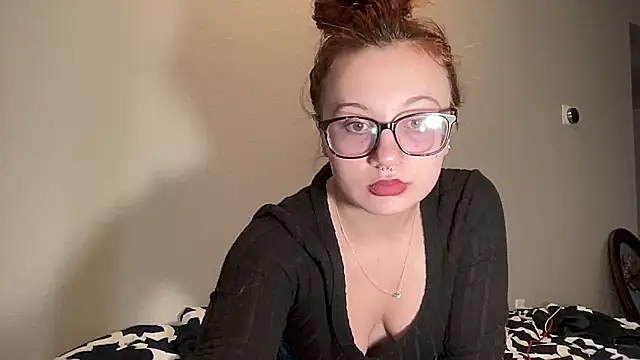 Snapshot of sweetandwet_daddy chatting on 02-04-25, 08:17 sweetandwet daddy online show from 02-04-25, 08:17