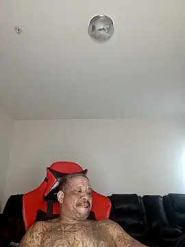 Snapshot of yellowwetfox chatting on 02-13-26, 03:12 yellowwetfox online show from 02-13-26, 03:12