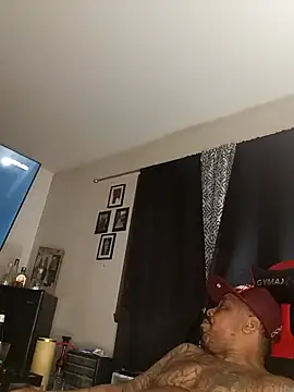 Snapshot of yellowwetfox chatting on 01-18-25, 04:26 yellowwetfox online show from 01-18-25, 04:26