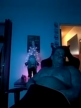 Snapshot of yellowwetfox chatting on 12-22-24, 02:28 yellowwetfox online show from 12-22-24, 02:28