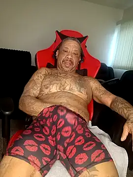 Snapshot of yellowwetfox chatting on 02-11-26, 02:28 yellowwetfox online show from 02-11-26, 02:28