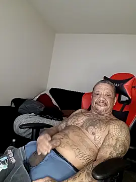 Snapshot of yellowwetfox chatting on 02-17-26, 02:36 yellowwetfox online show from 02-17-26, 02:36