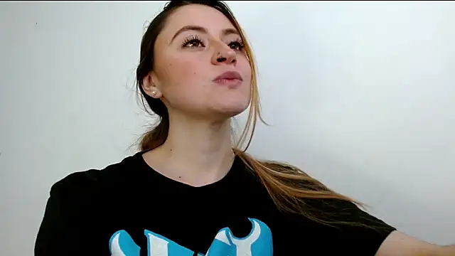 Juls winter  online show from 05-30-26, 06:46