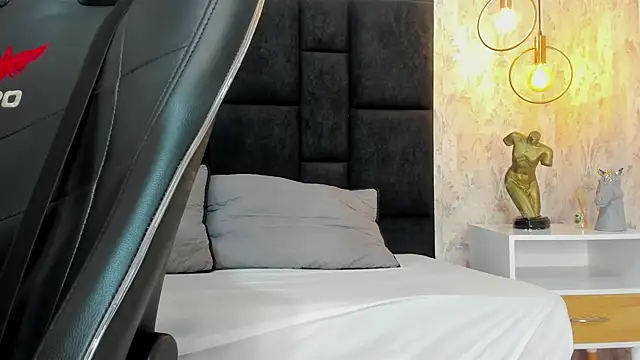 Snapshot of Joeysexx2 chatting on 01-22-25, 11:10 Joeysexx2 online show from 01-22-25, 11:10