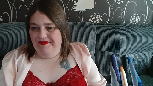 HouseWifeWhore Milf online show from 09-23-25, 12:23