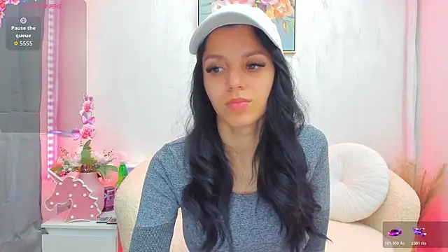 Snapshot of Sarabecker chatting on 04-15-26, 08:42 Sarabecker online show from 04-15-26, 08:42