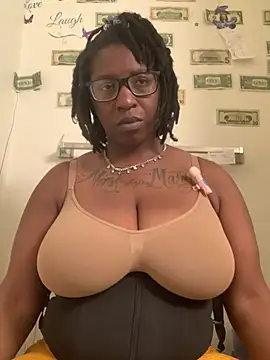 Snapshot of markquanna chatting on 06-20-26, 09:20 markquanna online show from 06-20-26, 09:20