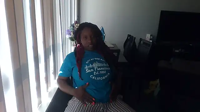 Snapshot of markquanna chatting on 10-10-25, 04:41 markquanna online show from 10-10-25, 04:41