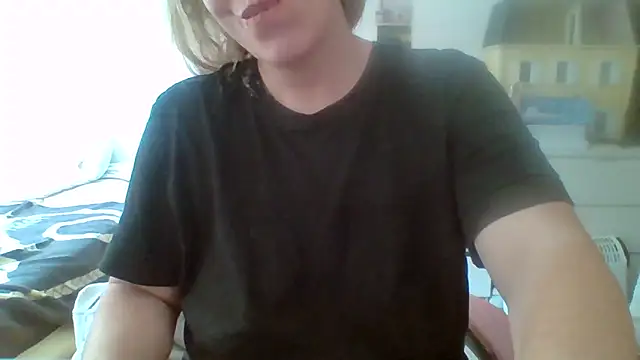 Snapshot of BondageGirl35 chatting on 03-25-26, 04:50 BondageGirl35 online show from 03-25-26, 04:50