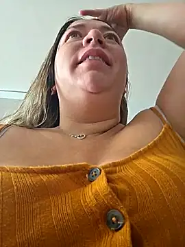 isabella rossse online show from 10-22-25, 12:37