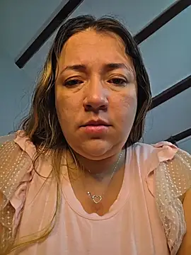 isabella rossse online show from 12-17-25, 12:21