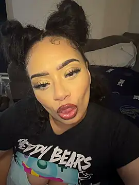 CarmelaAnthony online show from 10-29-25, 04:06