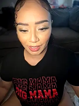 Snapshot of CarmelaAnthony chatting on 09-19-25, 03:27 CarmelaAnthony online show from 09-19-25, 03:27