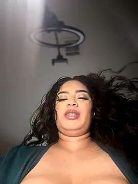 Snapshot of CarmelaAnthony chatting on 10-03-25, 03:35 CarmelaAnthony online show from 10-03-25, 03:35