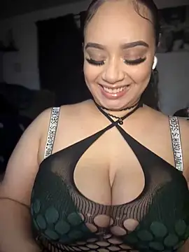 Snapshot of CarmelaAnthony chatting on 01-19-25, 02:17 CarmelaAnthony online show from 01-19-25, 02:17