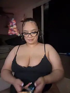 Snapshot of CarmelaAnthony chatting on 12-18-24, 01:45 CarmelaAnthony online show from 12-18-24, 01:45