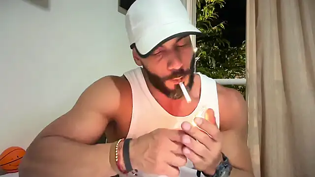 Snapshot of romeolovedark chatting on 05-19-26, 01:56 romeolovedark online show from 05-19-26, 01:56