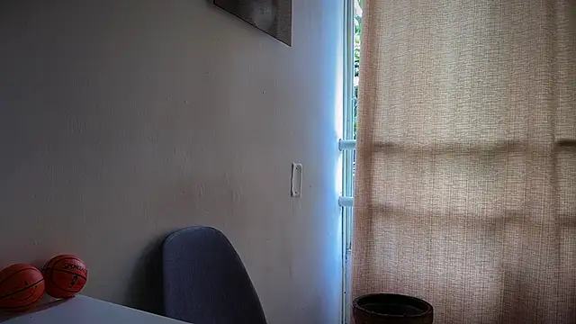 Snapshot of romeolovedark chatting on 05-18-26, 04:01 romeolovedark online show from 05-18-26, 04:01