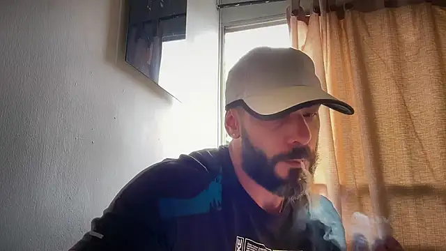 Snapshot of romeolovedark chatting on 05-25-26, 02:05 romeolovedark online show from 05-25-26, 02:05