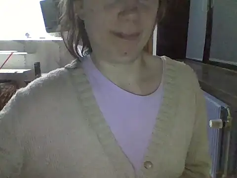 Moi Lina online show from 11-15-25, 01:31