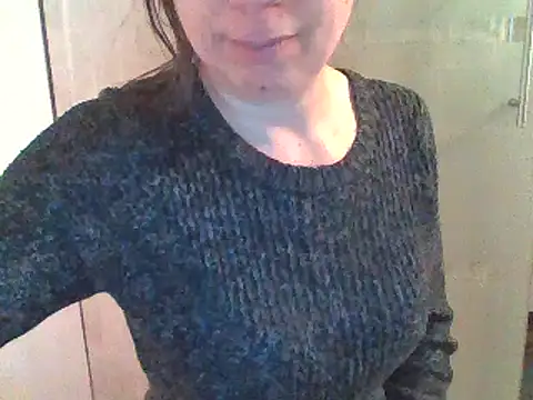 Moi Lina online show from 10-26-25, 10:54