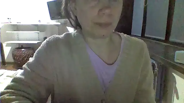 Moi Lina online show from 11-19-25, 12:10