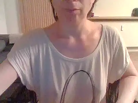 Moi Lina online show from 07-17-26, 11:02
