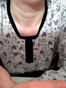Moi Lina online show from 04-12-26, 01:58