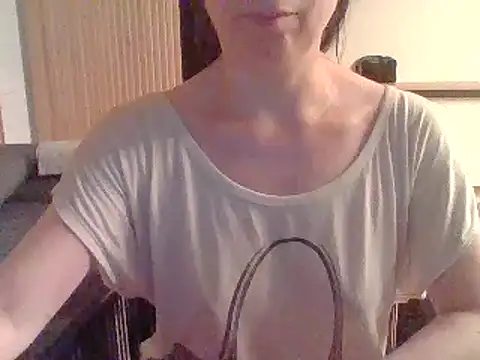 Moi Lina online show from 07-18-26, 09:45
