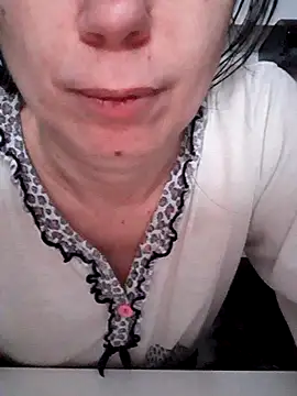 Moi Lina online show from 01-10-26, 02:01