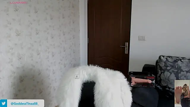 Goddess Tina online show from 11-18-25, 07:22