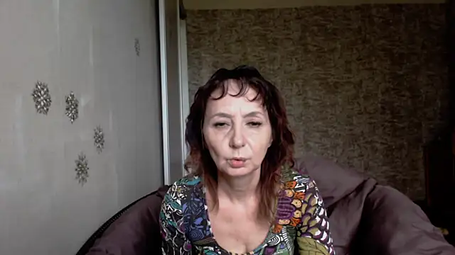 Snapshot of AnnieEltgant chatting on 06-02-26, 07:41 AnnieEltgant online show from 06-02-26, 07:41