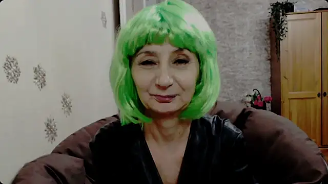 AnnieEltgant online show from 12-18-25, 02:21