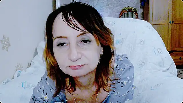 Snapshot of AnnieEltgant chatting on 12-26-24, 02:59 AnnieEltgant online show from 12-26-24, 02:59