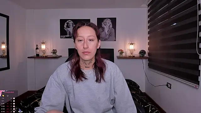 Mariana Joness online show from 10-11-25, 02:12