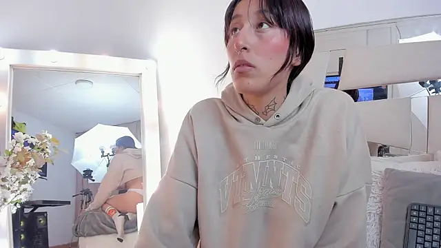 Mariana Joness online show from 01-13-26, 02:15