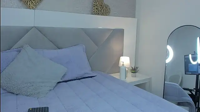 Mariana Joness online show from 02-25-26, 02:45