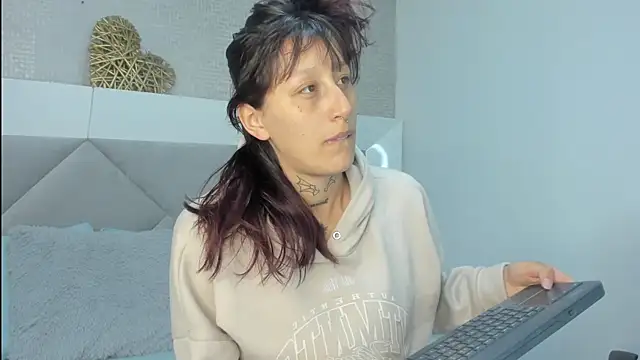 Mariana Joness online show from 03-28-26, 02:34