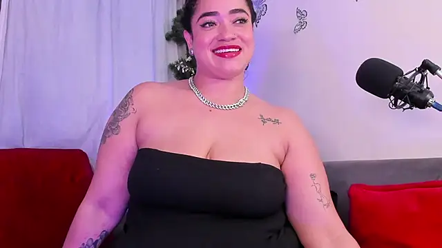 HannaMiillsxh online show from 05-25-26, 01:54