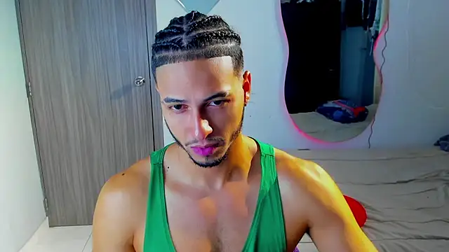 Snapshot of Kris_Khalifa69 chatting on 12-05-25, 03:54 Kris Khalifa69 online show from 12-05-25, 03:54