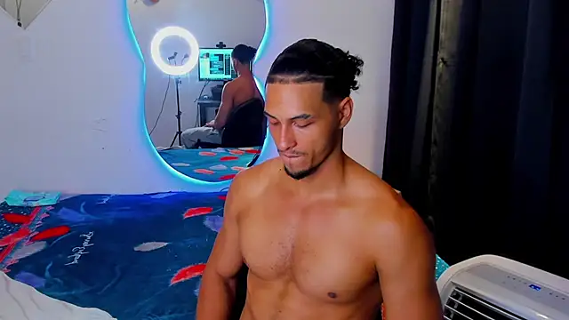 Snapshot of Kris_Khalifa69 chatting on 09-28-25, 01:01 Kris Khalifa69 online show from 09-28-25, 01:01