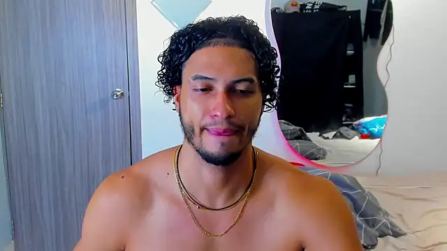 Snapshot of Kris_Khalifa69 chatting on 12-14-25, 02:18 Kris Khalifa69 online show from 12-14-25, 02:18