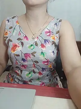 Snapshot of Chanchal--Navya chatting on 06-18-26, 06:02 Chanchal--Navya online show from 06-18-26, 06:02