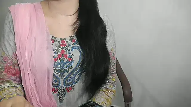Snapshot of Chanchal--Navya chatting on 09-12-25, 01:33 Chanchal--Navya online show from 09-12-25, 01:33
