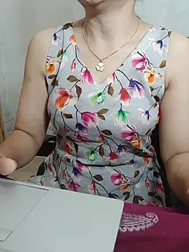 Snapshot of Chanchal--Navya chatting on 06-24-26, 06:28 Chanchal--Navya online show from 06-24-26, 06:28