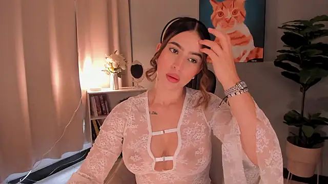 LiaPearce online show from 10-27-25, 12:28