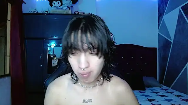 Snapshot of littlextreme chatting on 07-06-26, 02:40 littlextreme online show from 07-06-26, 02:40